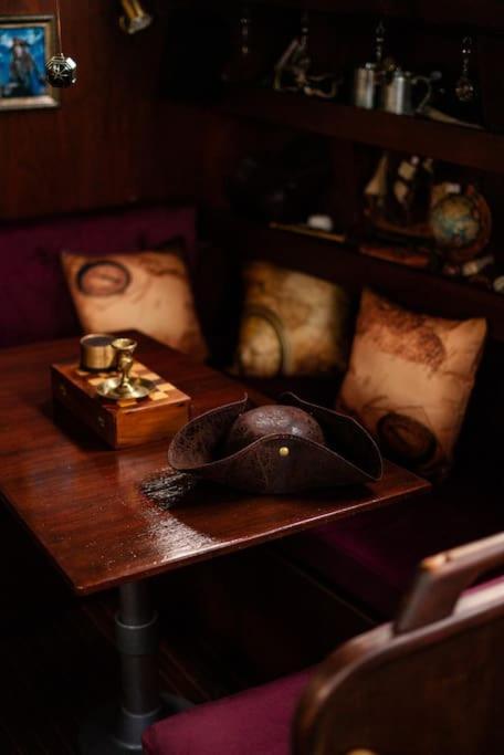 The Captains Locker - 30Ft Yacht サンミゲル・デ・アボナ エクステリア 写真