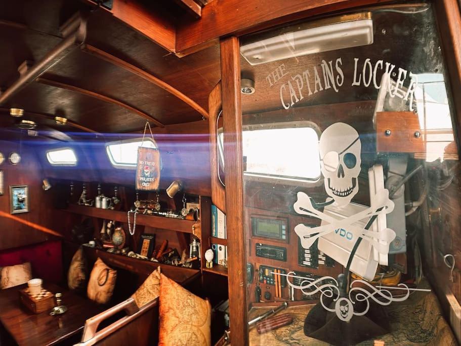 The Captains Locker - 30Ft Yacht サンミゲル・デ・アボナ エクステリア 写真