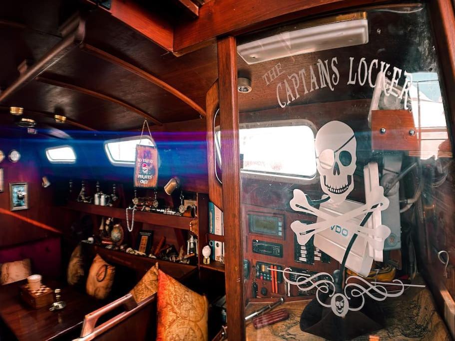 The Captains Locker - 30Ft Yacht サンミゲル・デ・アボナ エクステリア 写真