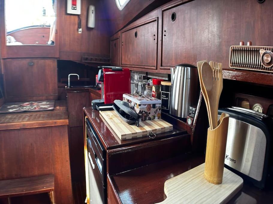 The Captains Locker - 30Ft Yacht サンミゲル・デ・アボナ エクステリア 写真