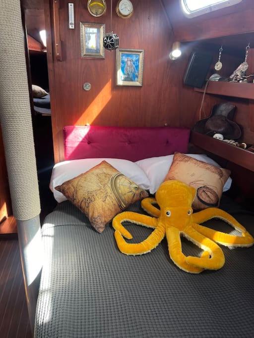 The Captains Locker - 30Ft Yacht サンミゲル・デ・アボナ エクステリア 写真